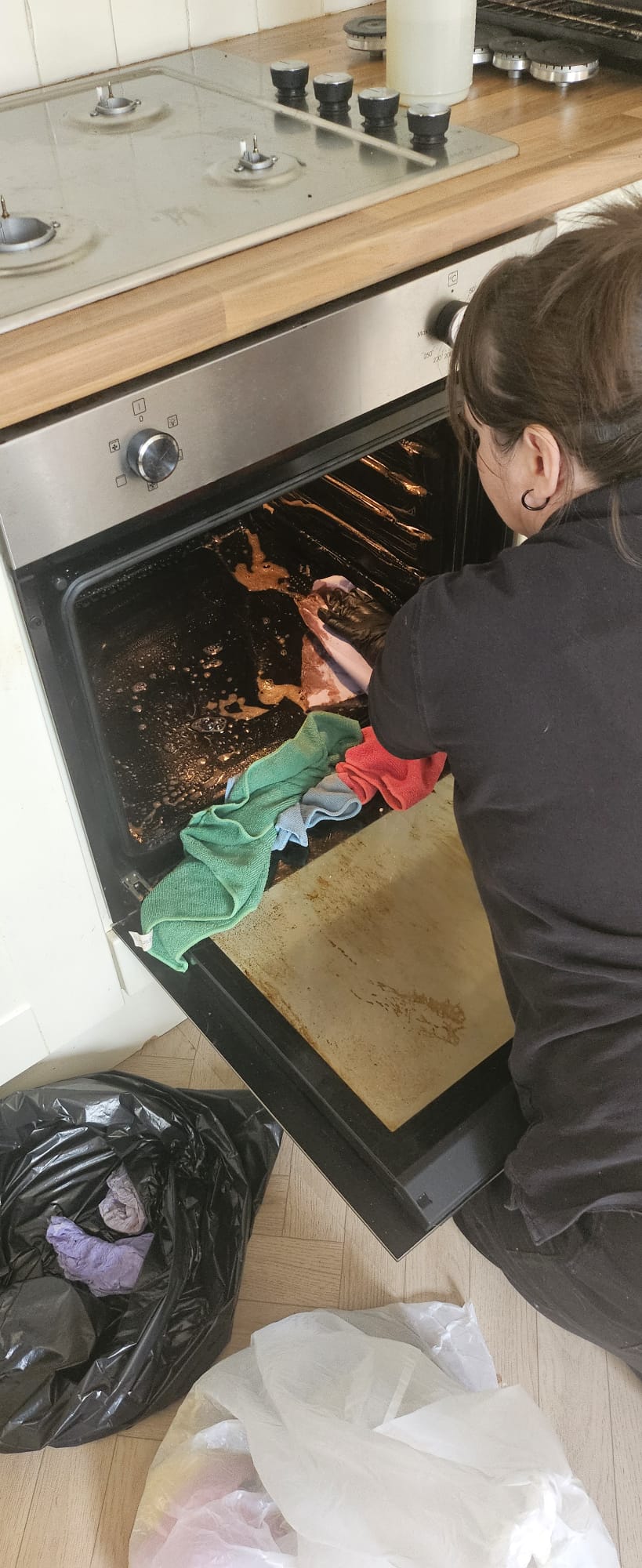 Oven Cleaning Guide - How to Get Your Oven Sparkling Clean
